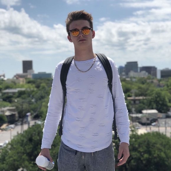 Meet your Posher, Chris - Picture 1 of 1